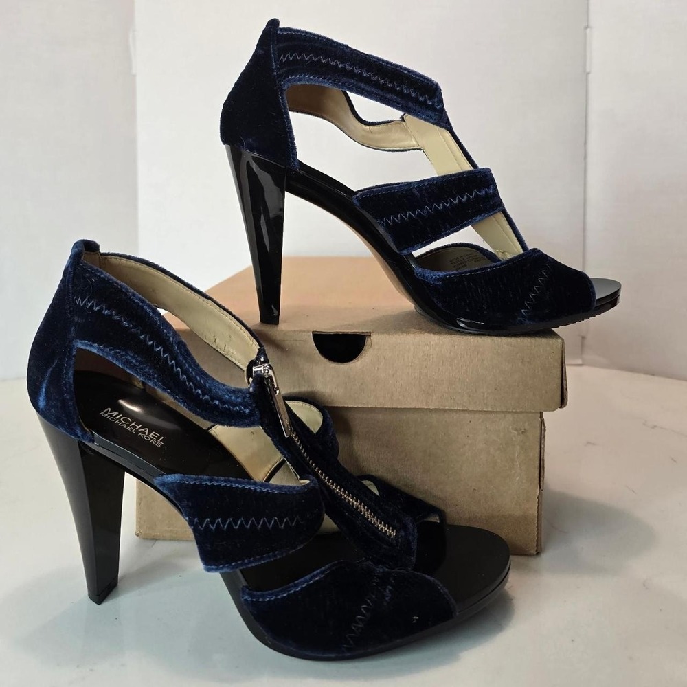 MICHAEL Kors Berkley VELVET ADMIRAL Sandal Women's Size 9